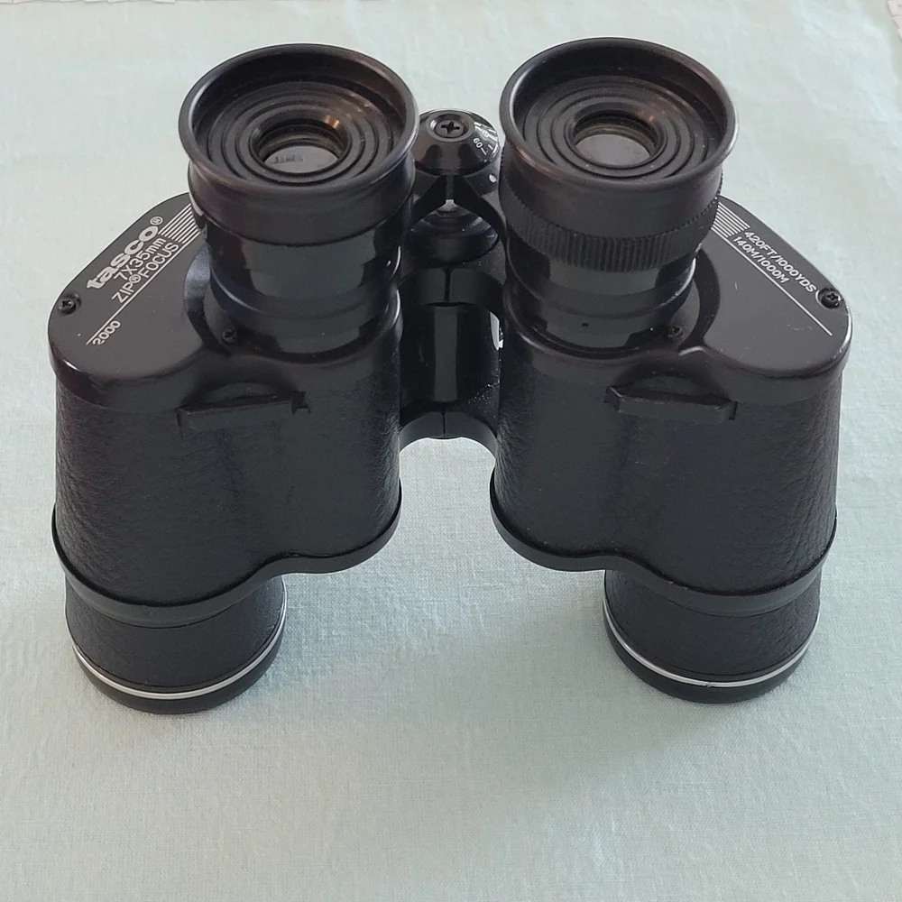 Vintage, Tasco Binoculars, zip 7X35WA Focus 2000.420 Ft 1000 Yards 140M/1000M